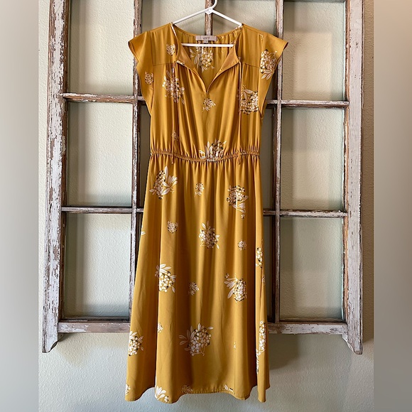 Loft Floral Dress - Picture 2 of 4